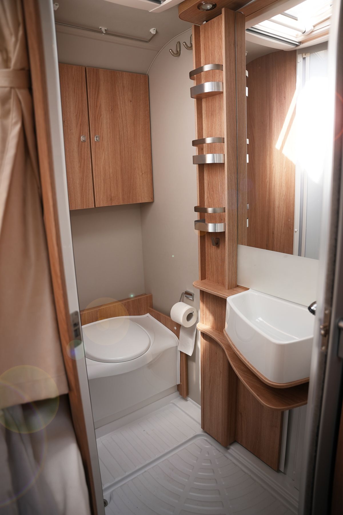 Vollbad mit WC, Waschbecken und Dusche